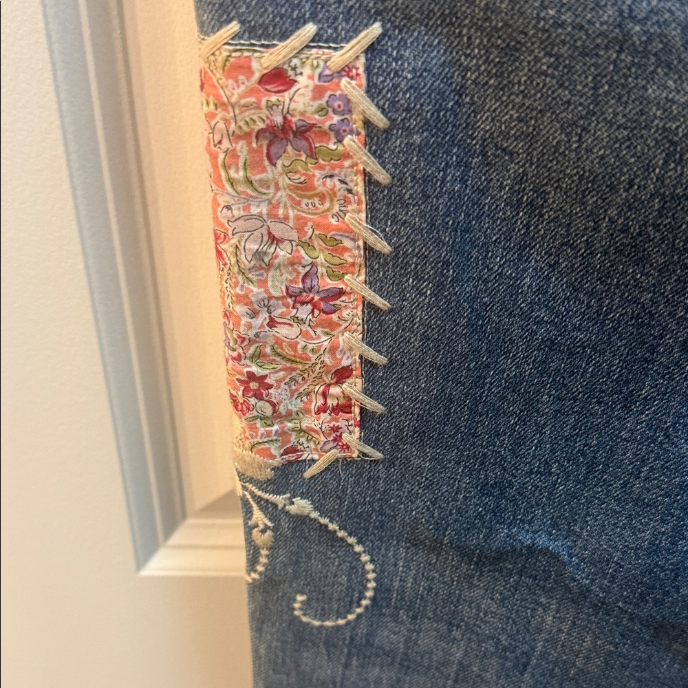 Johnny Was Denim Straight-Leg Jeans with Floral Embroidery size 30 - Picture 3 of 12